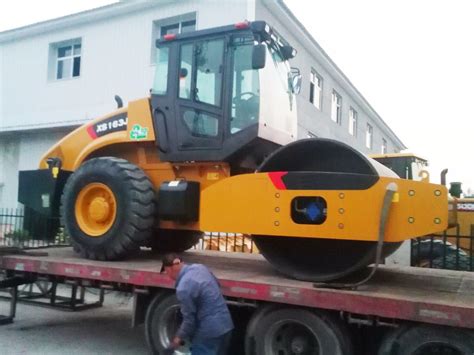 Earth Moving Machinery Xs J Ton Vibratory Road Roller China