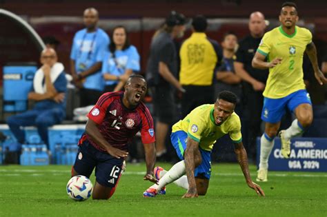 Brasil desperdiça chances e empata sem gols a Costa Rica na estreia