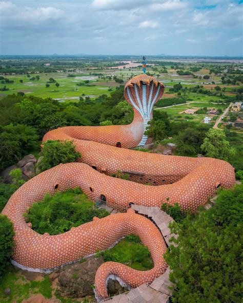 Snake Shaped Temple (India) : evilbuildings