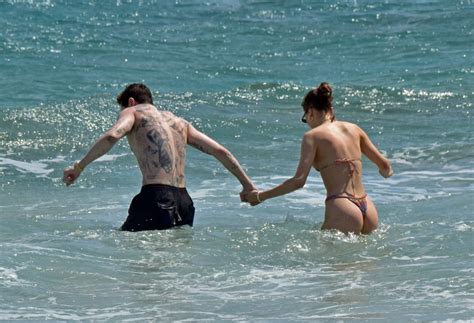 Elsie Hewitt Sexy Bikini Palm Beach Thong Booty Hot Celebs Home