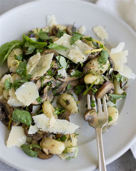 Recipe: Herbed Gnocchi and Mushrooms | Recipe | Vegetarian recipes, Vegetarian recipes dinner ...