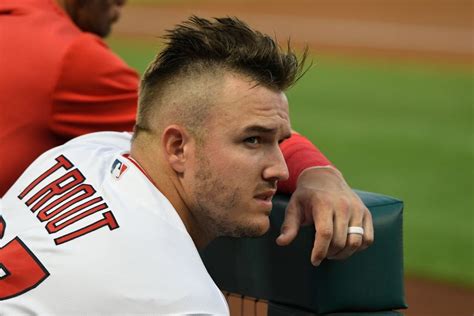 Mike Trout Is The Best Baseball Player Weve Seen With Or Without War