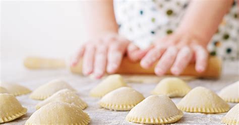 Miękkie i sprężyste ciasto na pierogi Sekret tkwi w tym składniku top pl