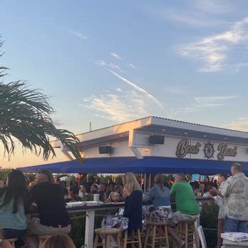 The Boat Yard Waterfront Bar And Grill At Tobay Beach Updated January