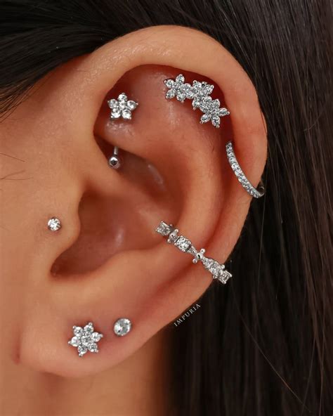 Boucle doreille cartilage fleur piercing triple hélice florale bijoux