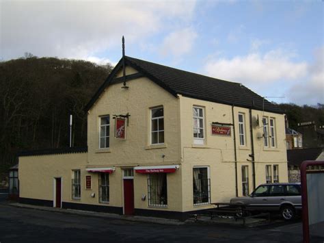 The Railway Inn Bowling © Stephen Sweeney Geograph Britain And Ireland