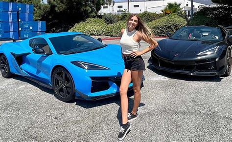 Video Emelia Revs The Hell Outta This Z06 And Her Passengers Cant