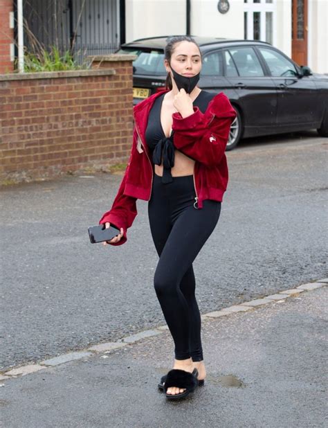 Thick Brunette Marnie Simpson Shows Her Thighs And Tits Outdoors The