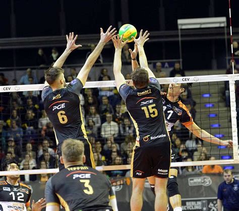 Siatkarska Liga Mistrzów Skra Bełchatów pokonała Berlin Recycling Volleys