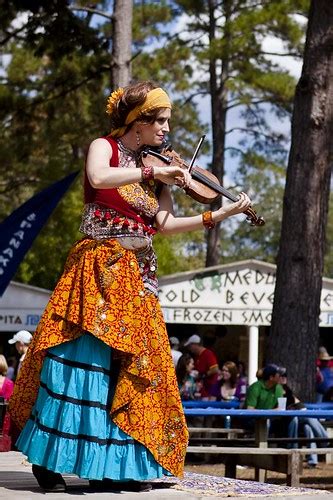 Gypsy Violin A Gypsy Plays Her Violin At The Texas Renaiss Flickr