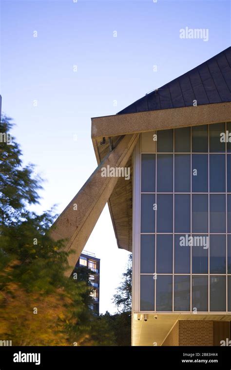 Architect Robert Matthew Hi Res Stock Photography And Images Alamy