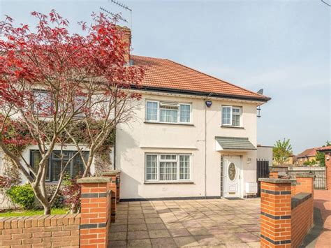 4 Bed Semi Detached House For Sale In Queenswood Avenue Hounslow Tw3