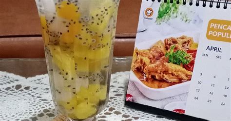 Resep Es Nanas Jelly Nata De Coco Selasih Oleh Glian Tika Cookpad