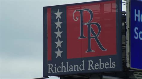 Birdvilles Richland High Trades Rebels Mascot For Royals Debuts New