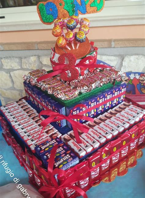 Torta Cioccolatini E Caramelle Nel Torte Di Compleanno Con