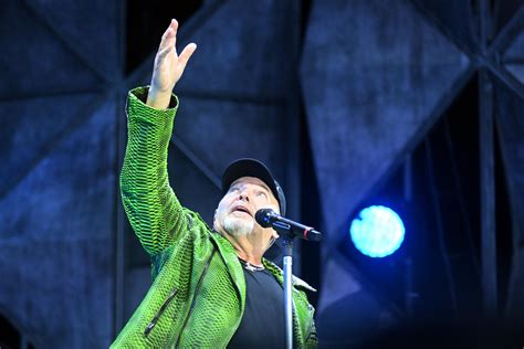 Vasco Rossi Il Concerto Oggi A Bologna A Migliaia In Delirio Per Il