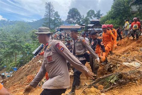 Tim Sar Gabungan Kembali Temukan Tiga Korban Longsor Di Tambang Emas