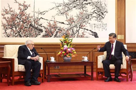 Xi Jinping Se Re Ne Con Kissinger Para Atacar Impl Citamente La