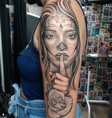 Top Tatuagem De Catrina No Bra O