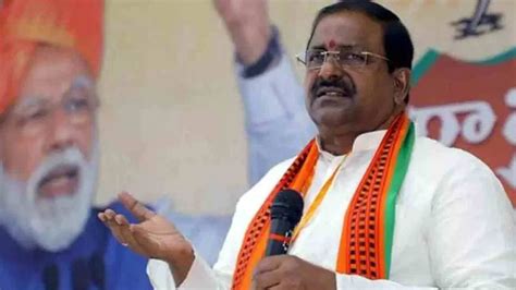 Shocking BJP Removes Somu Veerraju As AP Chief