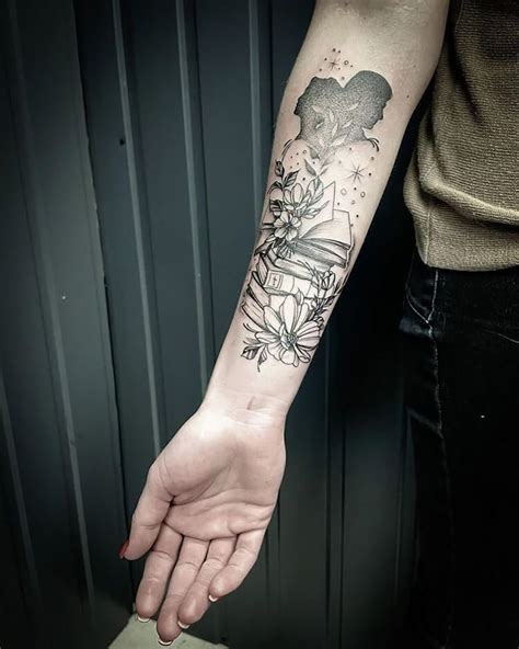 21 Cool Book Tattoo Ideas For Women Moms Got The Stuff Bookish