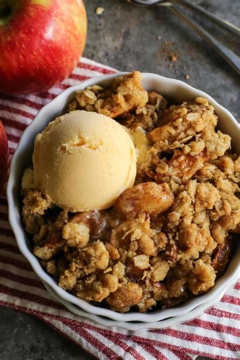 Easy Old Fashioned Apple Crisp Recipe With Toothsome Apple Bites