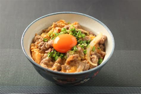 月見牛とじ丼♪ ～吉野家の期間限定メニュー～ クッキングsパパのキッチン