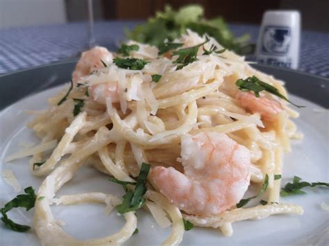 Spaguetti Con Camarones En Salsa De Queso Sana Y Hermosa