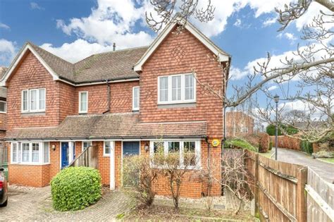 Bed Semi Detached House For Sale In Molesey Road Walton On Thames