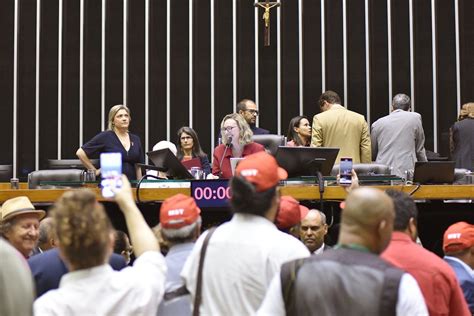 Câmara Homenageia 40 Anos Do Mst E Oposição Apresenta Moção De Repúdio