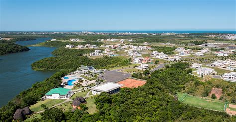 Áreas de lazer amplas se destacam em condomínios horizontais Folha