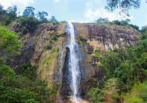 Diyaluma Falls - Airlines Crew Tours