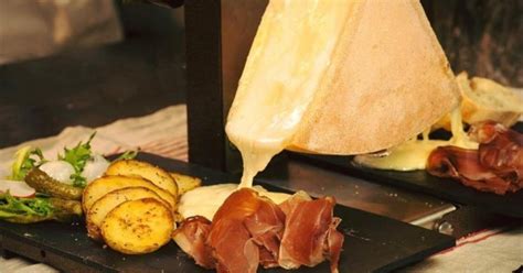 Ce Restaurant Propose De La Raclette Volont Pour Euros Vous