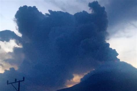 Gunung Lewotobi Laki Laki Kembali Erupsi Hari Ini Senin 15 Januari