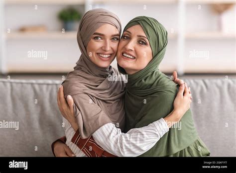 Mom Friends Daughter Table And Arab Hijab Mom And Friends Daughter