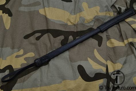Mchurt Cushioned Leather Riding Whip