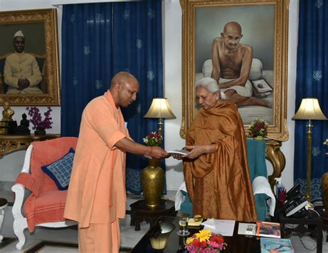 Chief Minister Yogi Adityanath Paid A Courtesy Call On The Governor