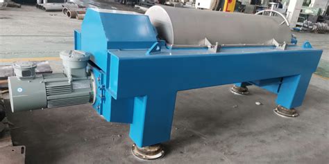 Two Phase Scroll Discharge Decanter Centrifuge For Centrifugal Dewatering