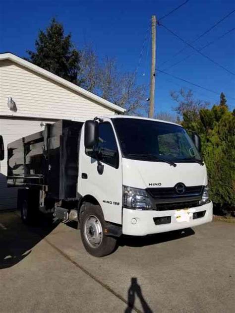 Hino 195 2015 Utility Service Trucks