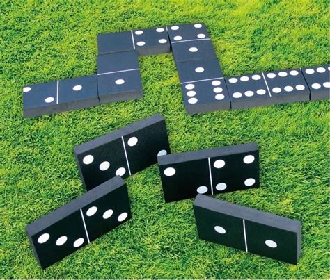 Giant Garden Dominoes Fasci Garden