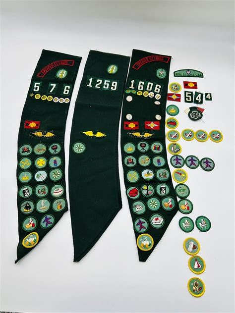 GIRL SCOUT MERIT BADGE SASH