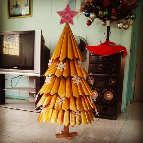 DIY Recycled MagazinE Holiday Tree A Handful And Some Creativity