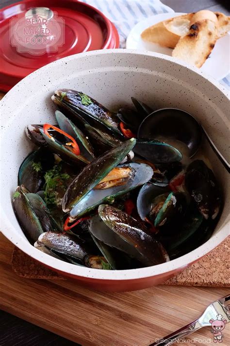 Drunken Mussels In Garlic Butter Sauce Bear Naked Food