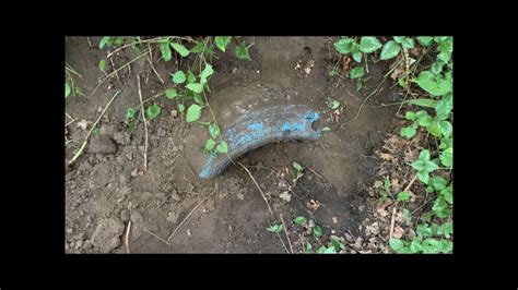 Fahrzeug im Wald gefunden Sondeln in alten WW2 Schützengräben Part 1