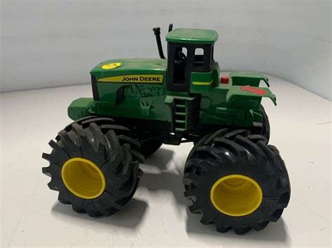 John Deere Tractor Yorkton Auction Centre