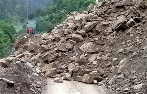 About Km Of Char Dham Yatra All Weather Road Completed Gadkari Et