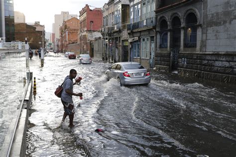 Frente Fria Vai Trazer Muita Chuva Para O Rio De Janeiro