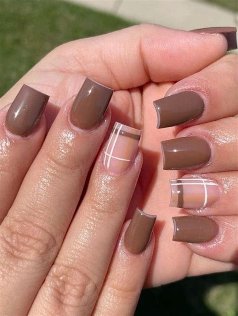 20 Chic Brown Nail Designs To Nail The Perfect Fall Manicure