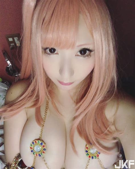 【wpt扑克】大膽「巨乳coser」尺度無極限！薄紗加胸貼上陣 濕漉漉豐臀太性感！ Wpt中文网