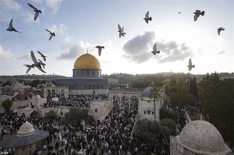 Muslims Around The World Begin Celebrating Eid Al Fitr As Ramadan Comes